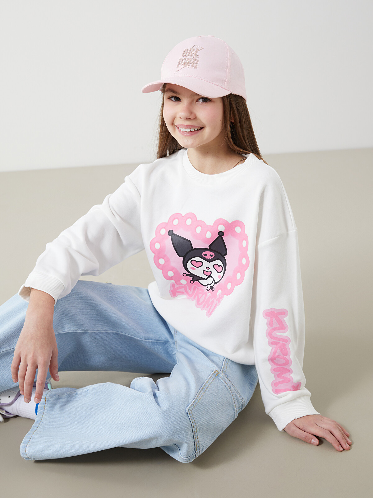 LCW Kids Ekru Bisiklet Yaka Kuromi Baskılı Kız Çocuk Sweatshirt