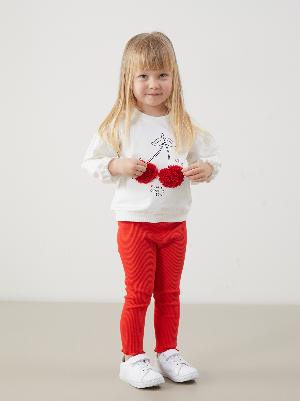 A ♡ LCW baby Bisiklet Yaka Kiraz Baskılı Kız Bebek Sweatshirt Ve Tayt