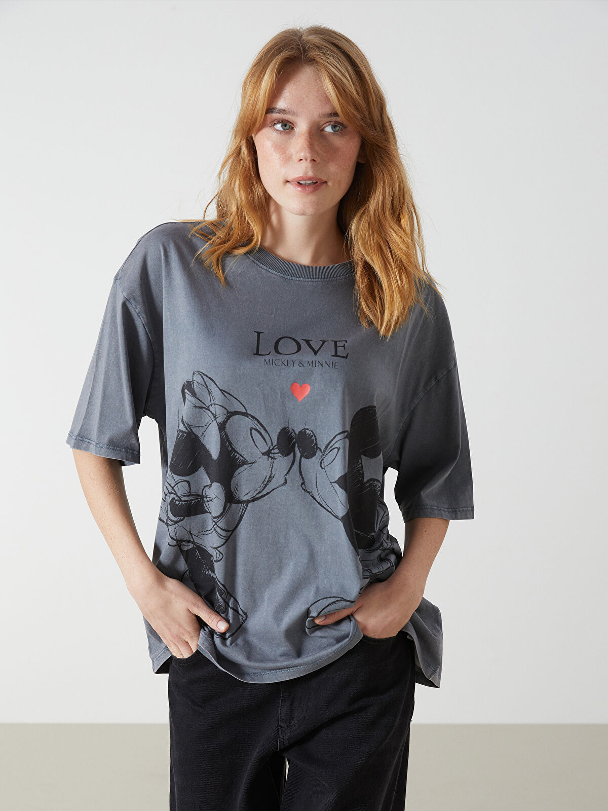 LCW Vision Antrasit Mickey ve Minnie Baskılı Oversize Kadın Tişört