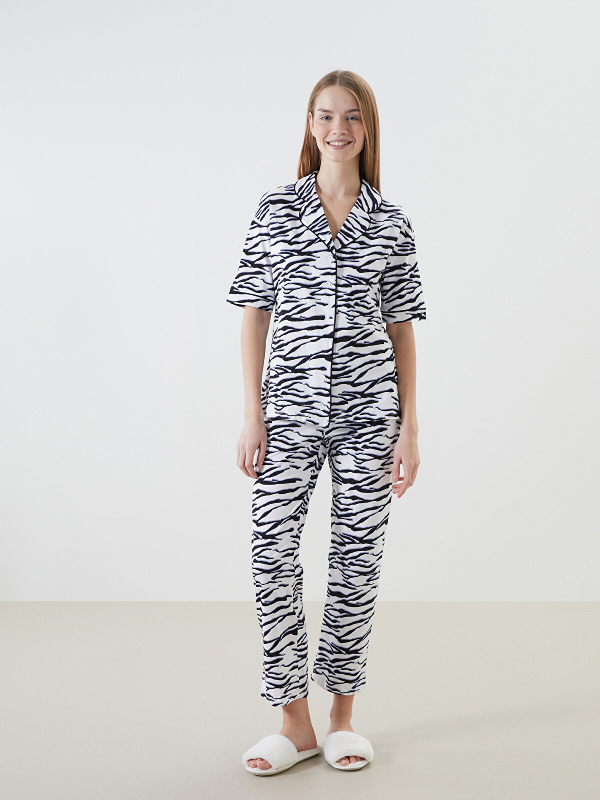 LCW DREAM Collared Neck Zebra Patterned Women's Pyjama Set