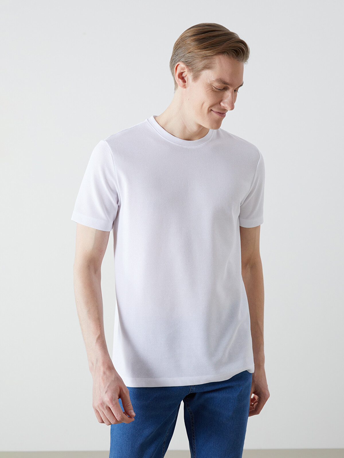 LCWAIKIKI Classic Crew Neck Short Sleeve Men's Textured T-shirt