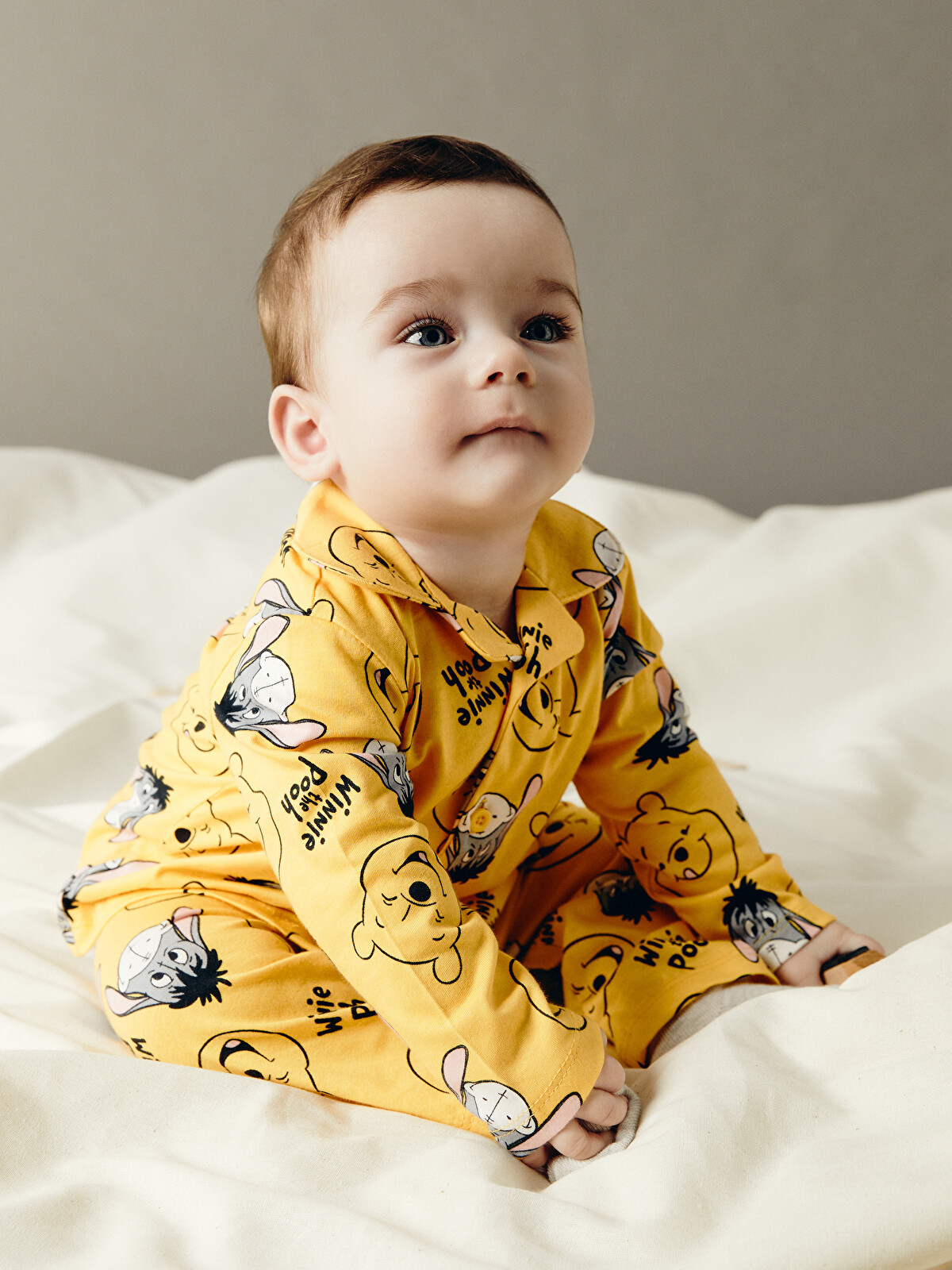 LCW baby Sarı Polo Yaka Winnie the Pooh Baskılı Erkek Bebek Pijama