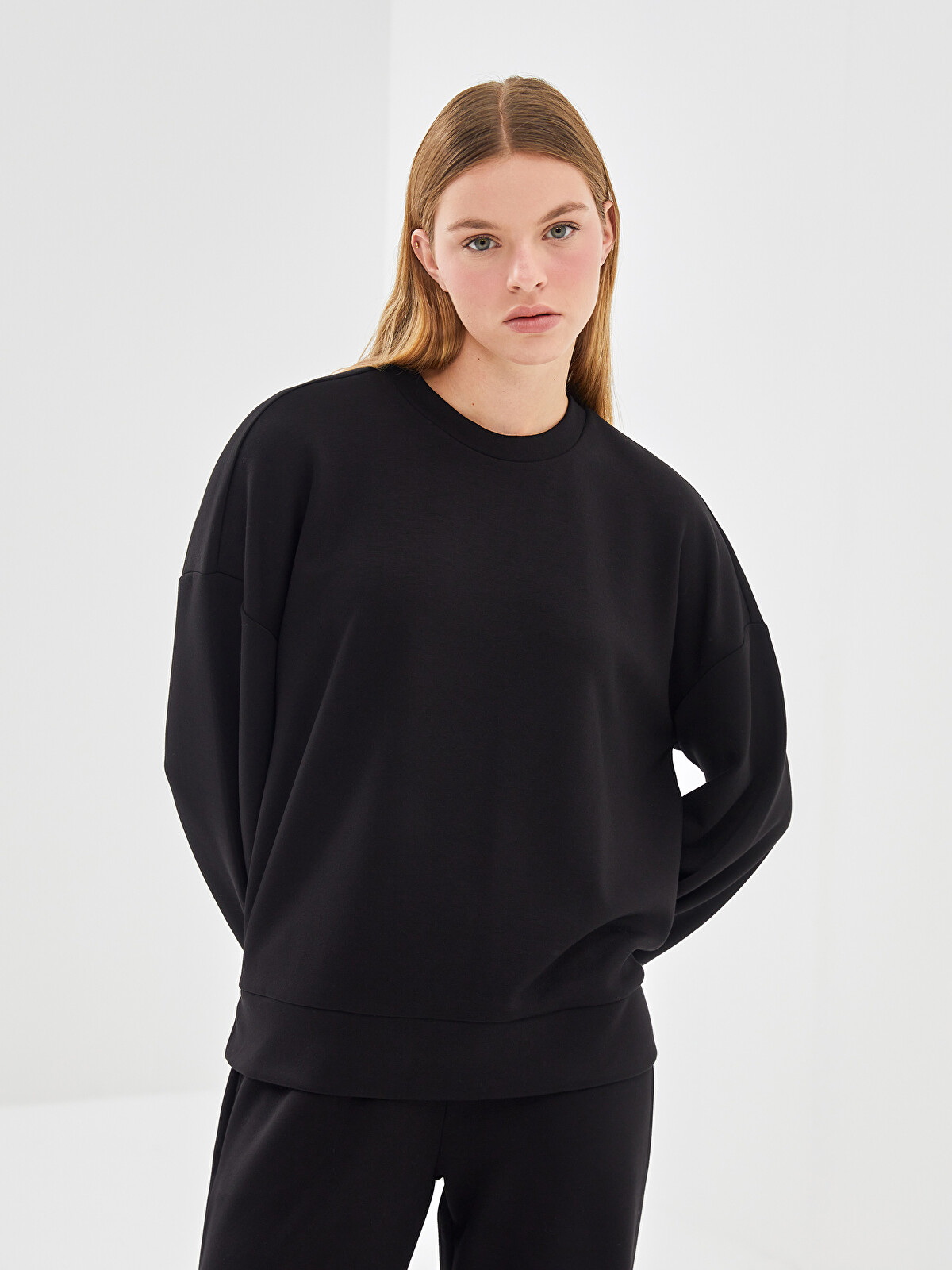 LCW Vision Siyah Bisiklet Yaka Oversize Kadın Sweatshirt