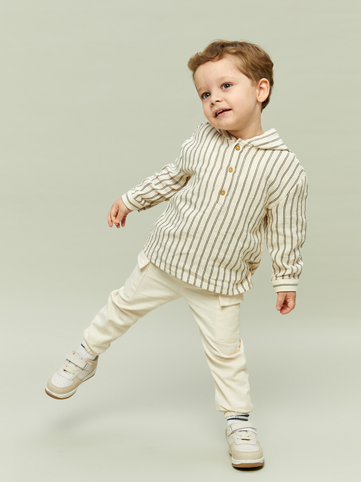 LCW baby Kapüşonlu Erkek Bebek Sweatshirt ve Pantolon 2'li
