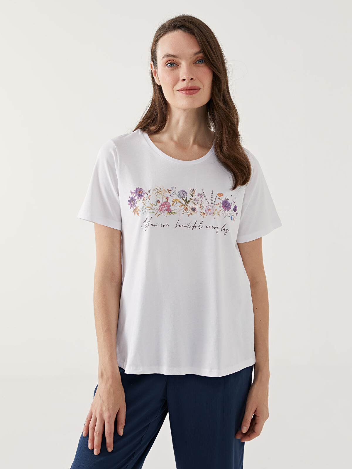 LCW Grace Woman White T-shirt - S56011Z8-FFB | LC Waikiki