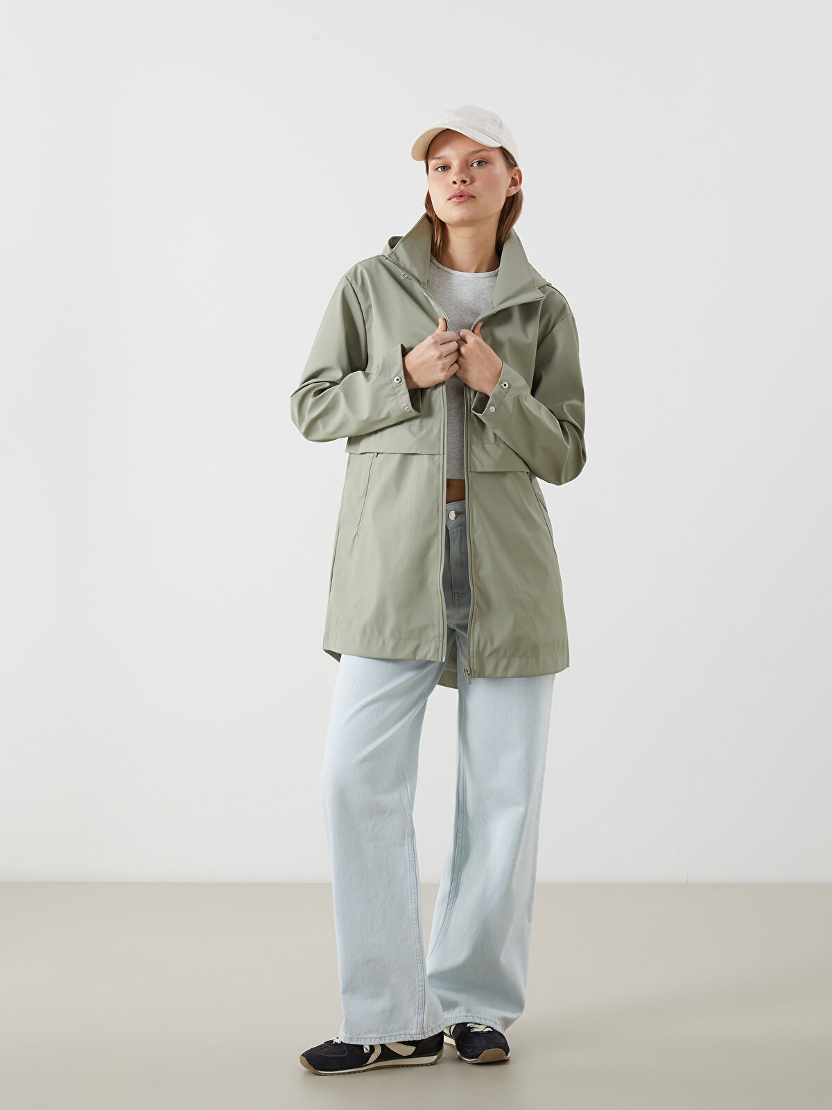 XSIDE Haki Kapüşonlu Oversize Kadın Yağmurluk - S56089Z8-KEL | LCW