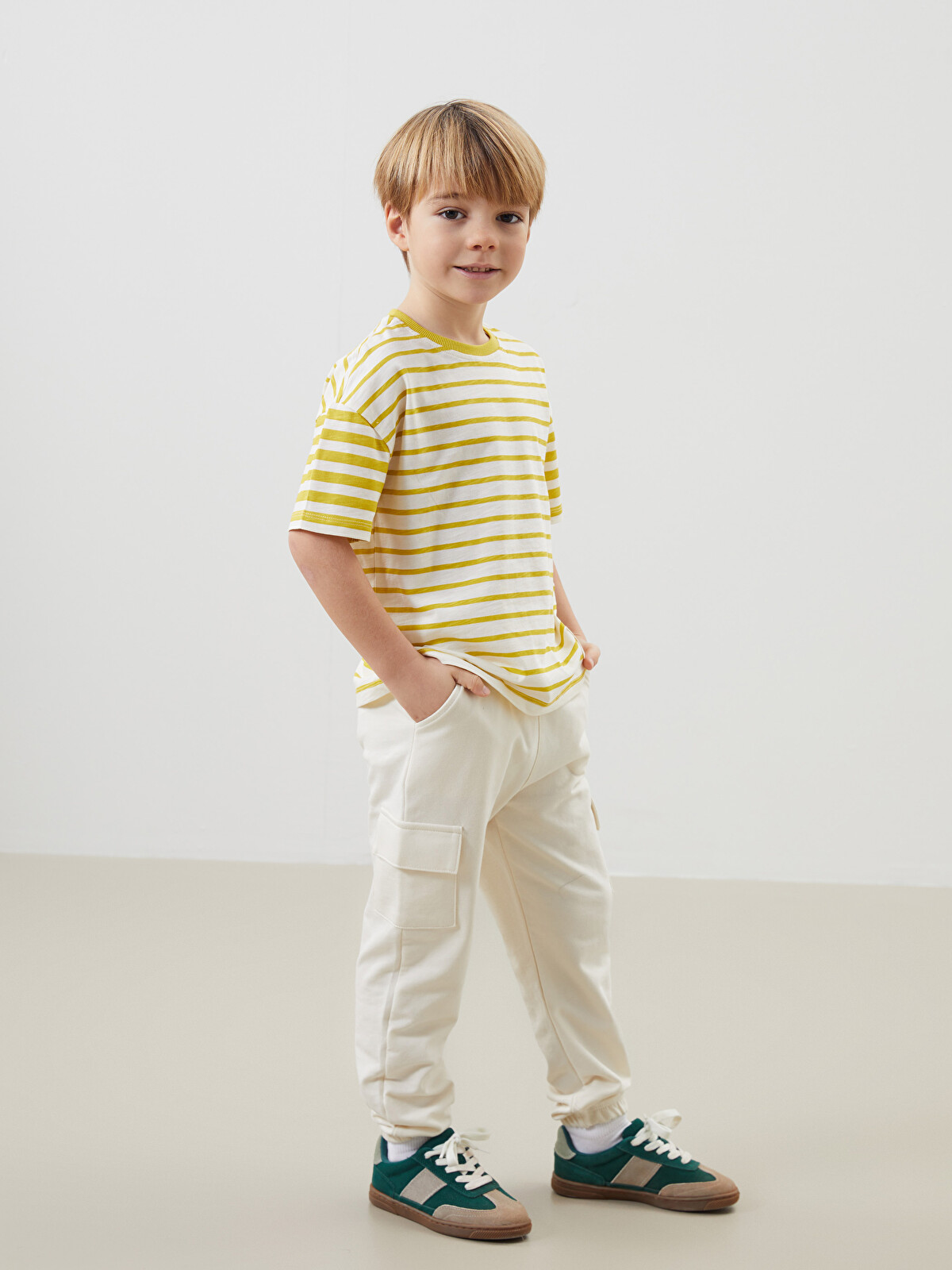 LCW Kids Elasticated Waist Boys' Jogger Sweatpants - S56182Z1-QVK