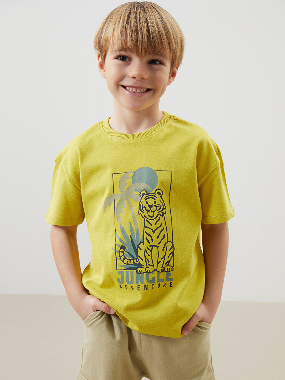 LCW Kids Yeşil Bisiklet Yaka Baskılı Erkek Çocuk Tişört - S57094Z1