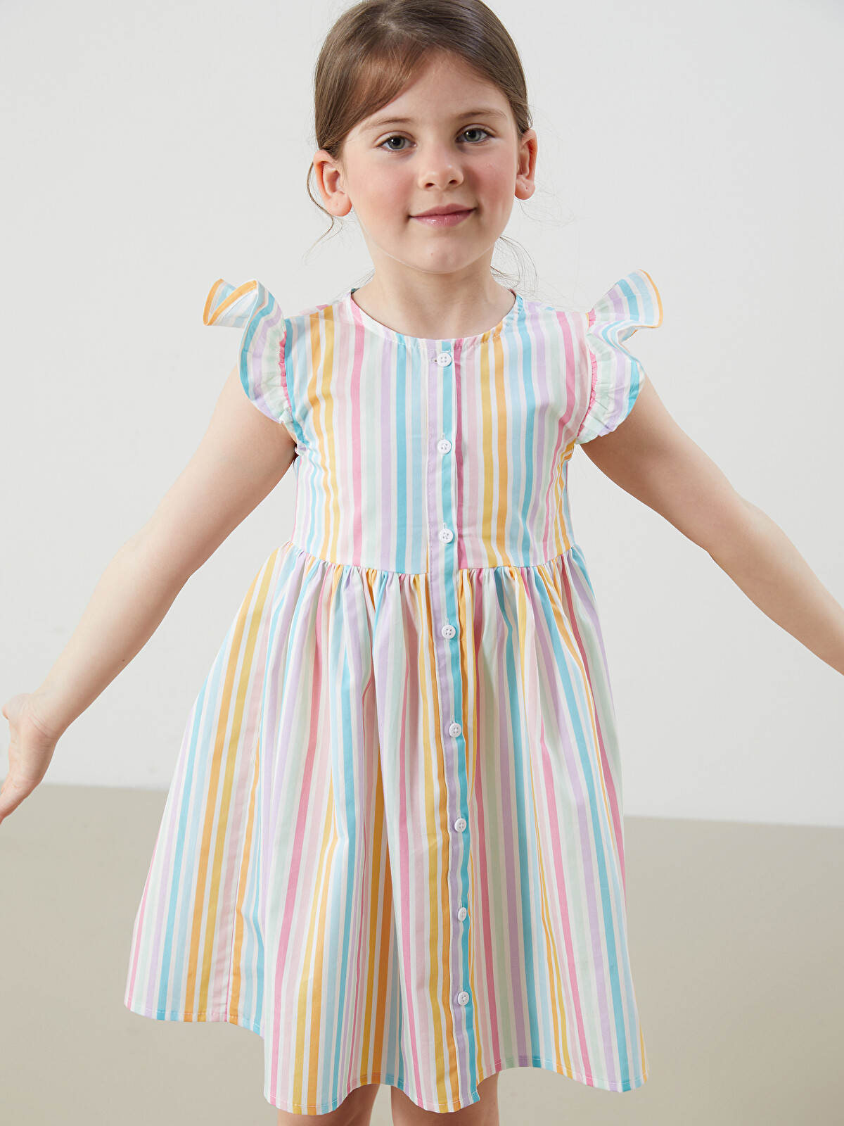 one or eight × geek field 5T9 gf グレー LCW Kids Karışık Önden Düğmeli Çizgili Kız Çocuk Poplin Elbise