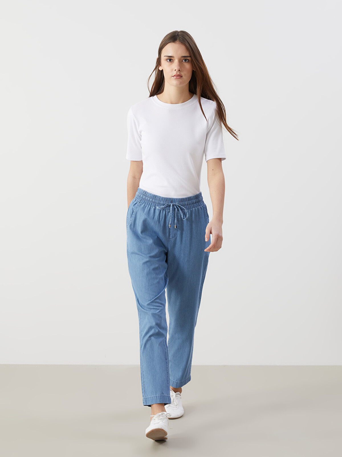 LCWAIKIKI Classic Beli Lastikli Carrot Fit Kadın Jean Pantolon