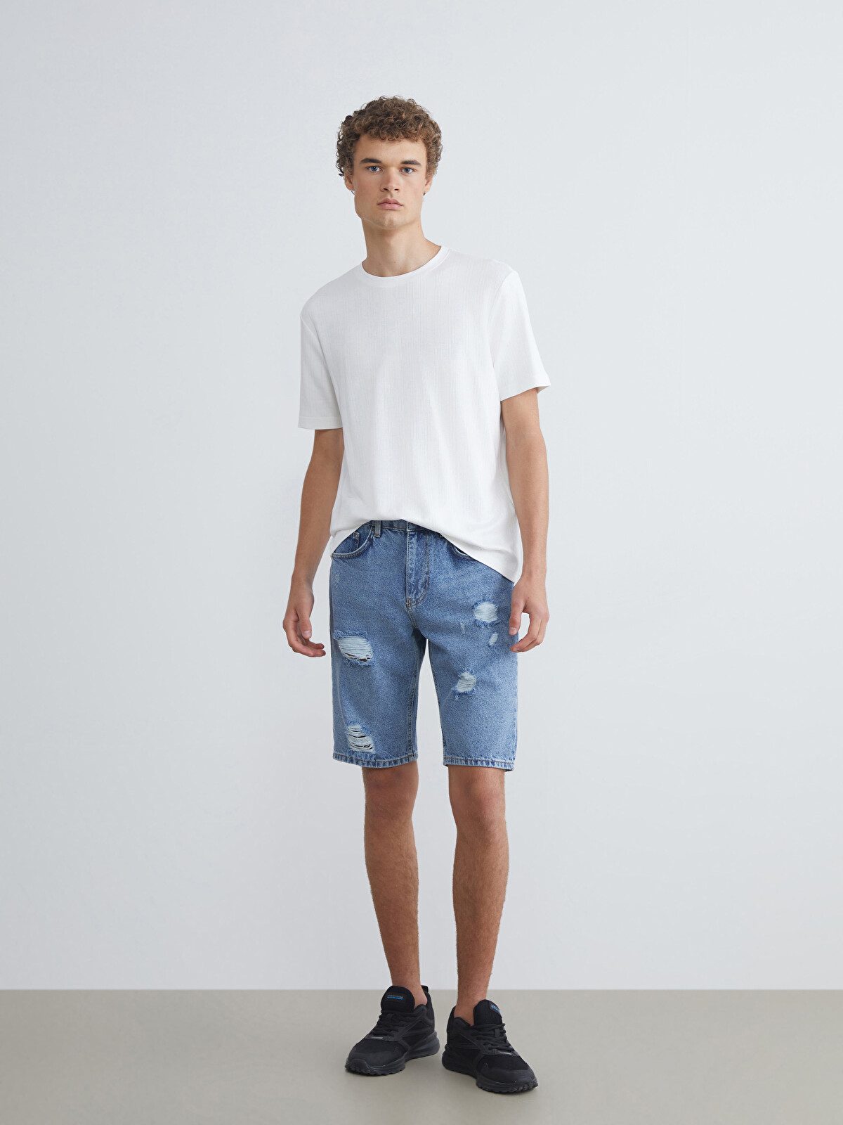 LCW Jeans Standard Fit Men's Denim Shorts - S5AB30Z8-H45 | LC Waikiki