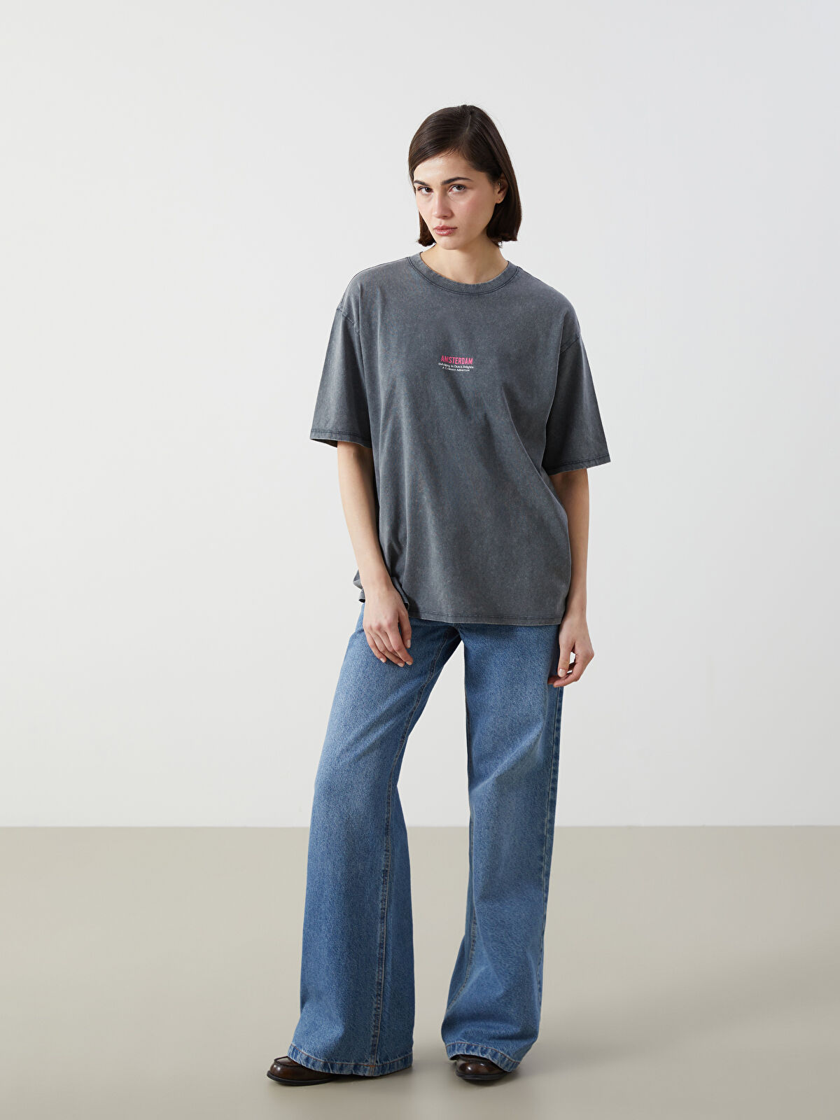 LCW Vision Bisiklet Yaka Amsterdam Baskılı Oversize Kadın Tişört