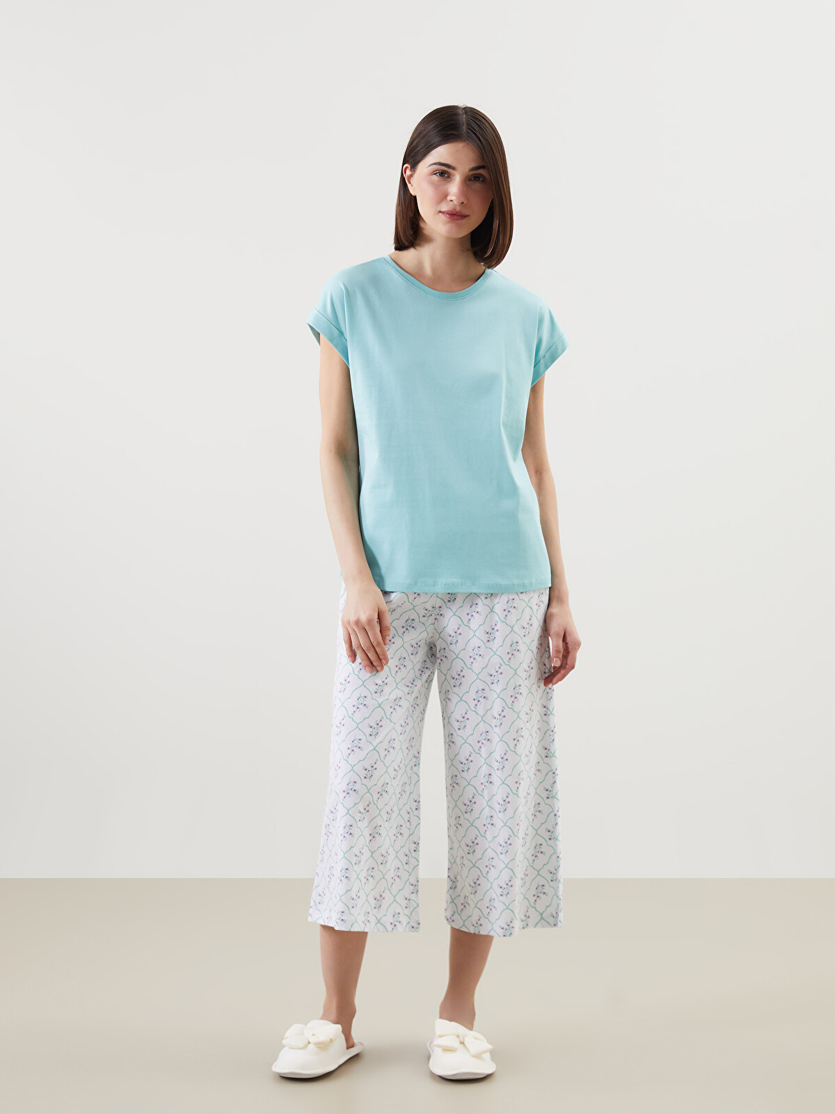 LCW DREAM Mavi Bisiklet Yaka Çiçekli Kadın Kaprili Pijama Takımı