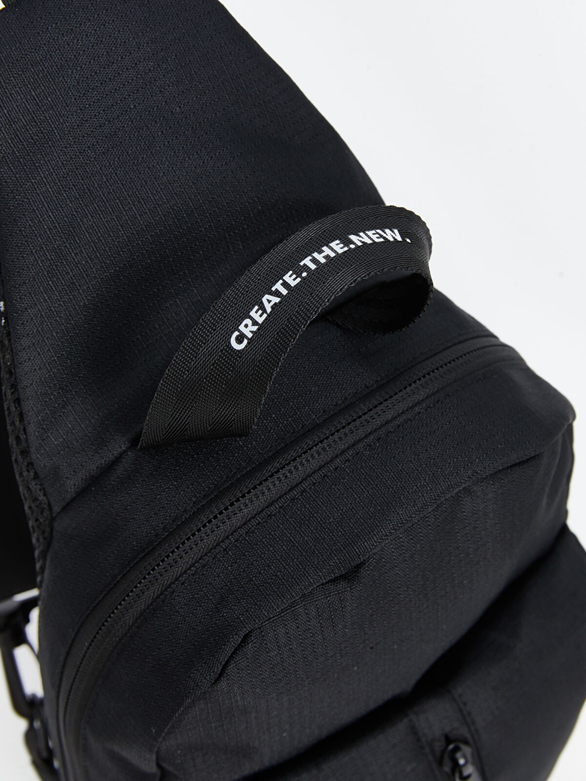 LCW ACCESSORIES Zippered Men's Chest Bag -S5CL92Z8-CVL - LC Waikiki