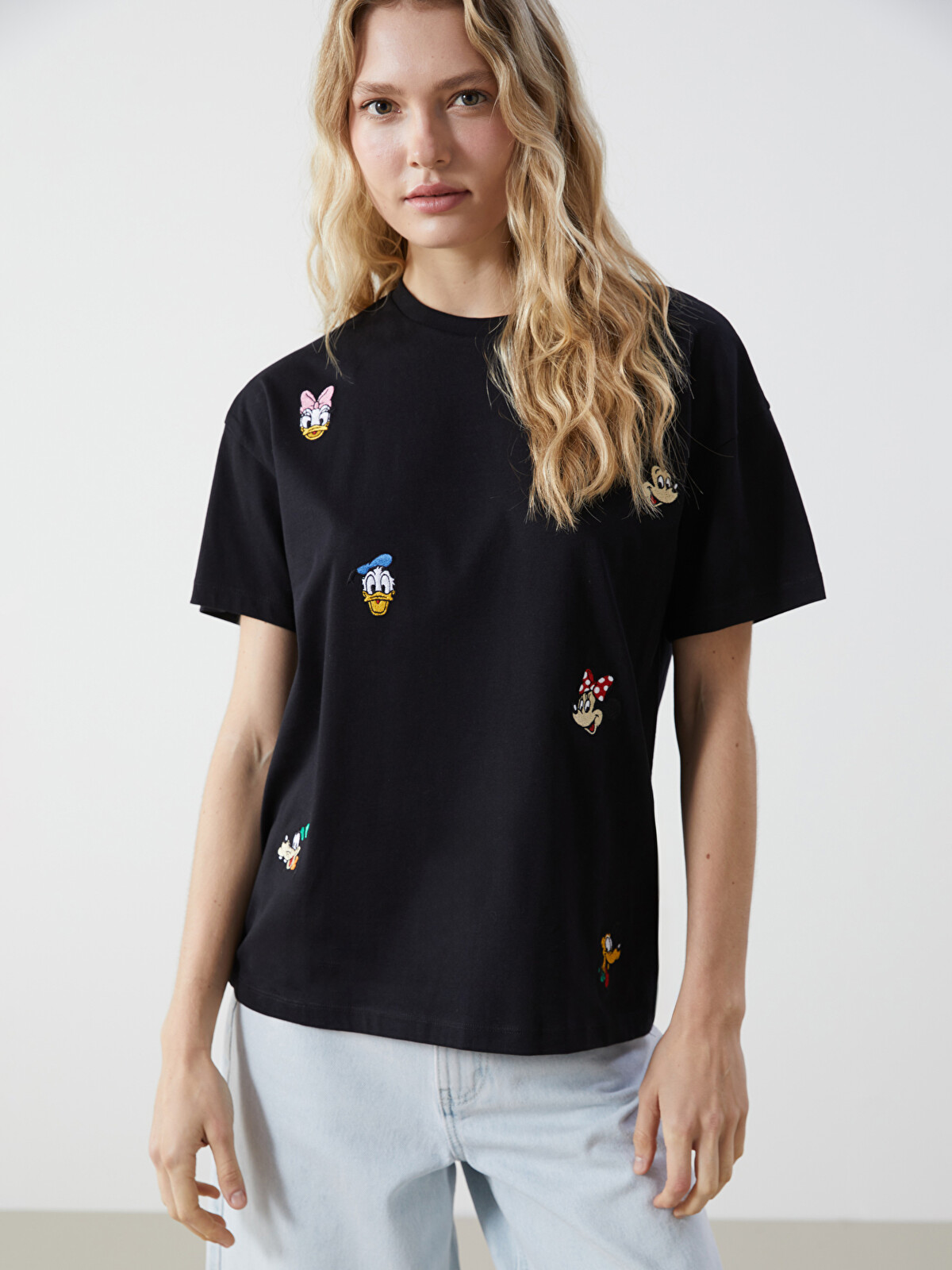 XSIDE Mickey and Friends Embroidered Women's T-Shirt - S5DH78Z8