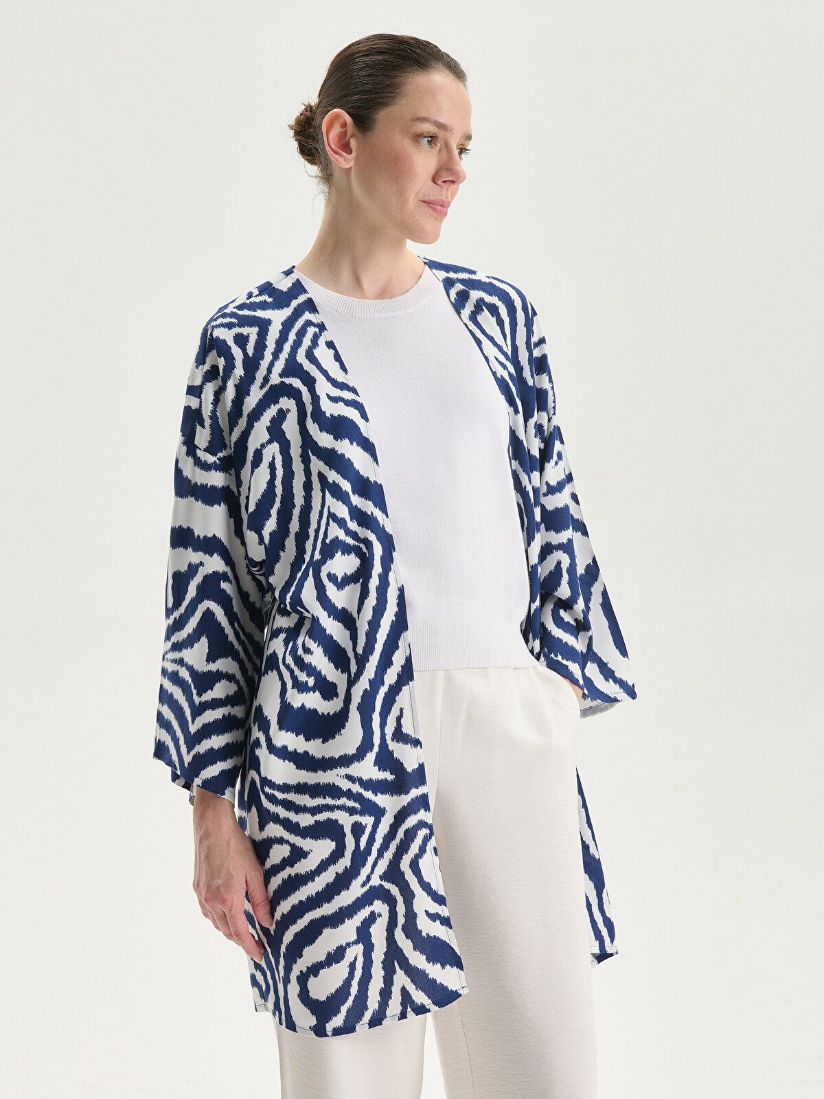LCWAIKIKI Classic Shawl Collar Patterned Oversize Women's Kimono