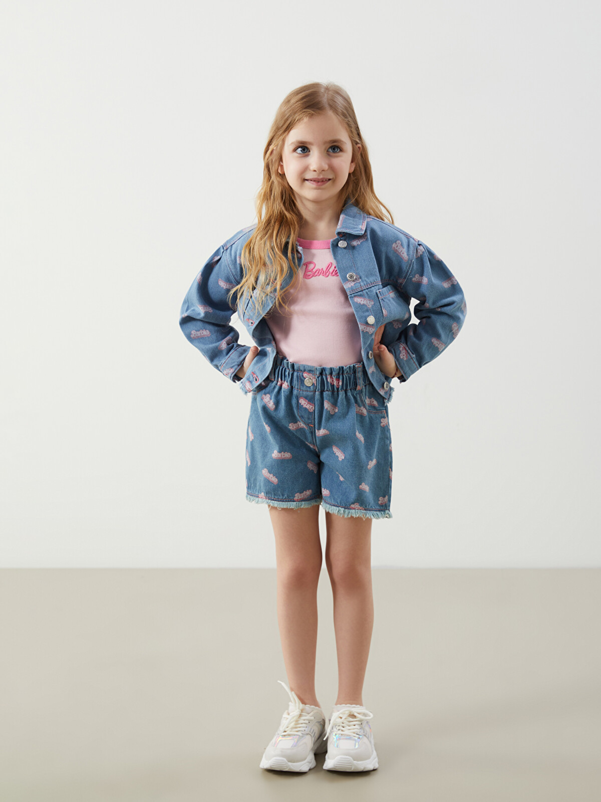 LCW Kids Beli Lastikli Barbie Baskılı Kız Bebek Jean Şort