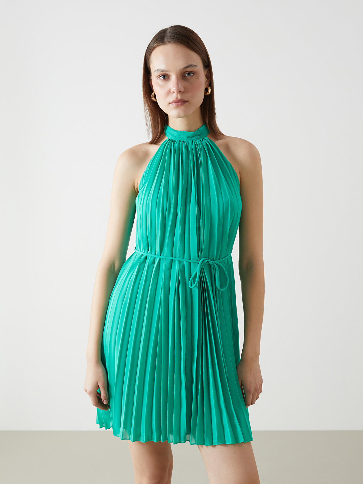 LCW Vision Halter Neck Mini Pleated Dress - S5EN22Z8-GPS | LC Waikiki