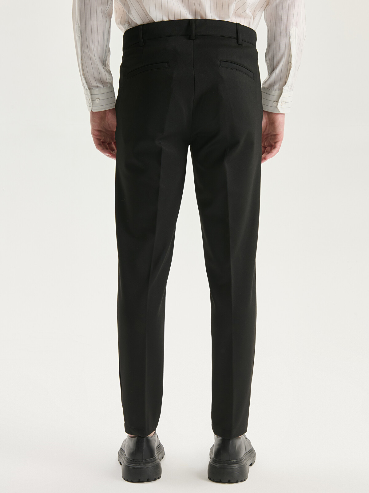 LCWAIKIKI Classic Siyah Düz Dar & Slim Düz Paça Erkek Chino