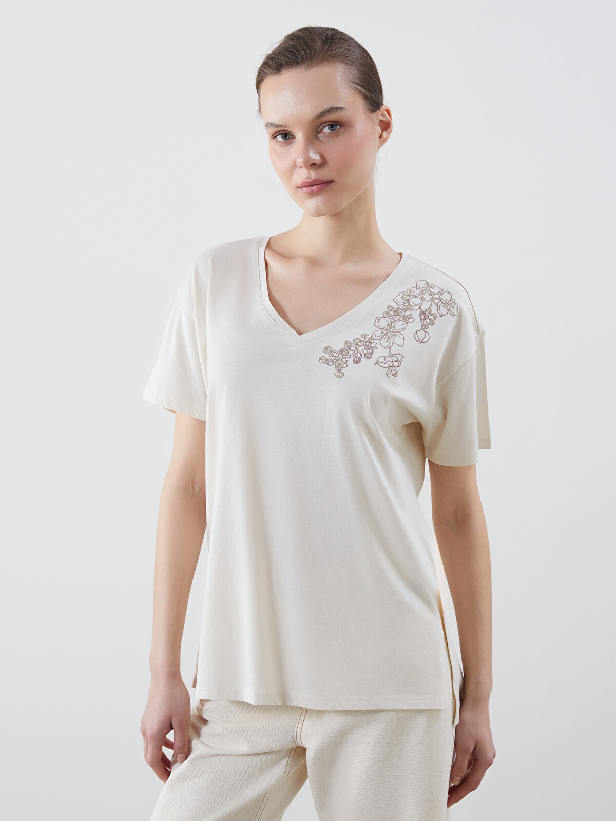 LCWAIKIKI Classic V-Neck Floral Embroidered Jersey Women's T-Shirt