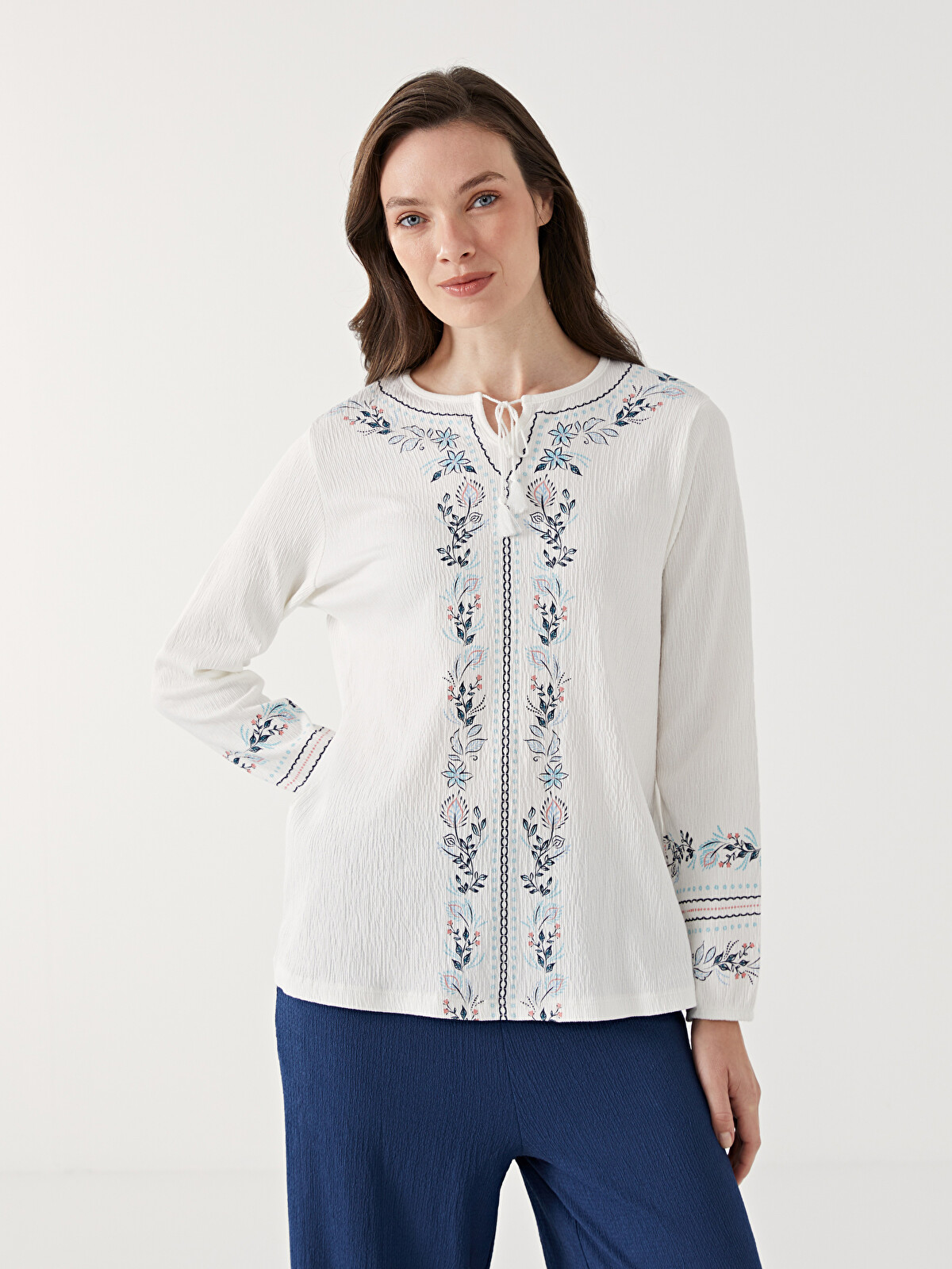 【完売品】Gajess ガジェス Marguerite Blouse LCW Grace Ekru Bağlamalı Yaka Çiçekli Kadın Bluz - S5GG06Z8-EEW | LCW