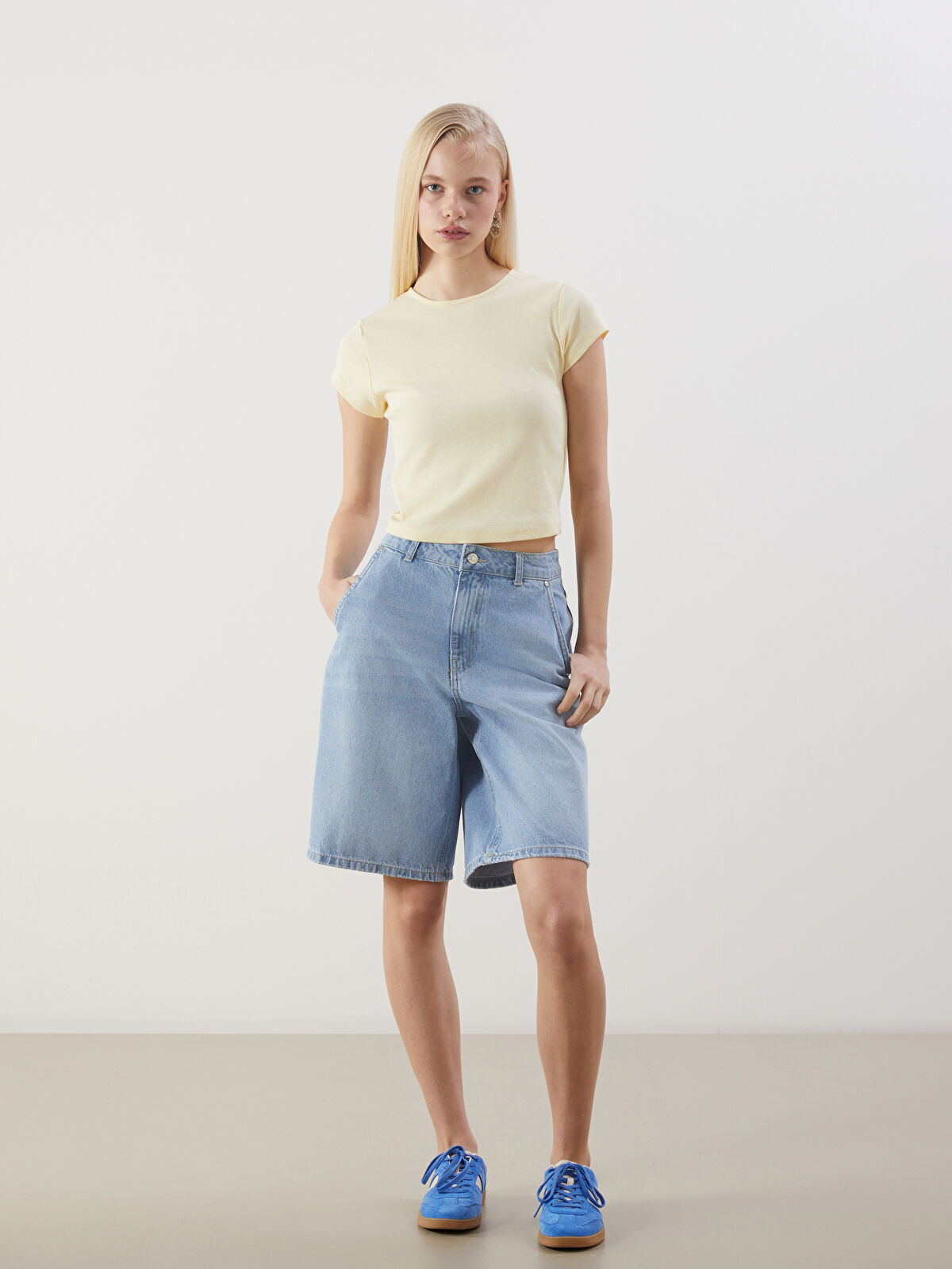 Crew Neck Textured Women's Crop Top -S5GR22Z8-DJQ - LC Waikiki