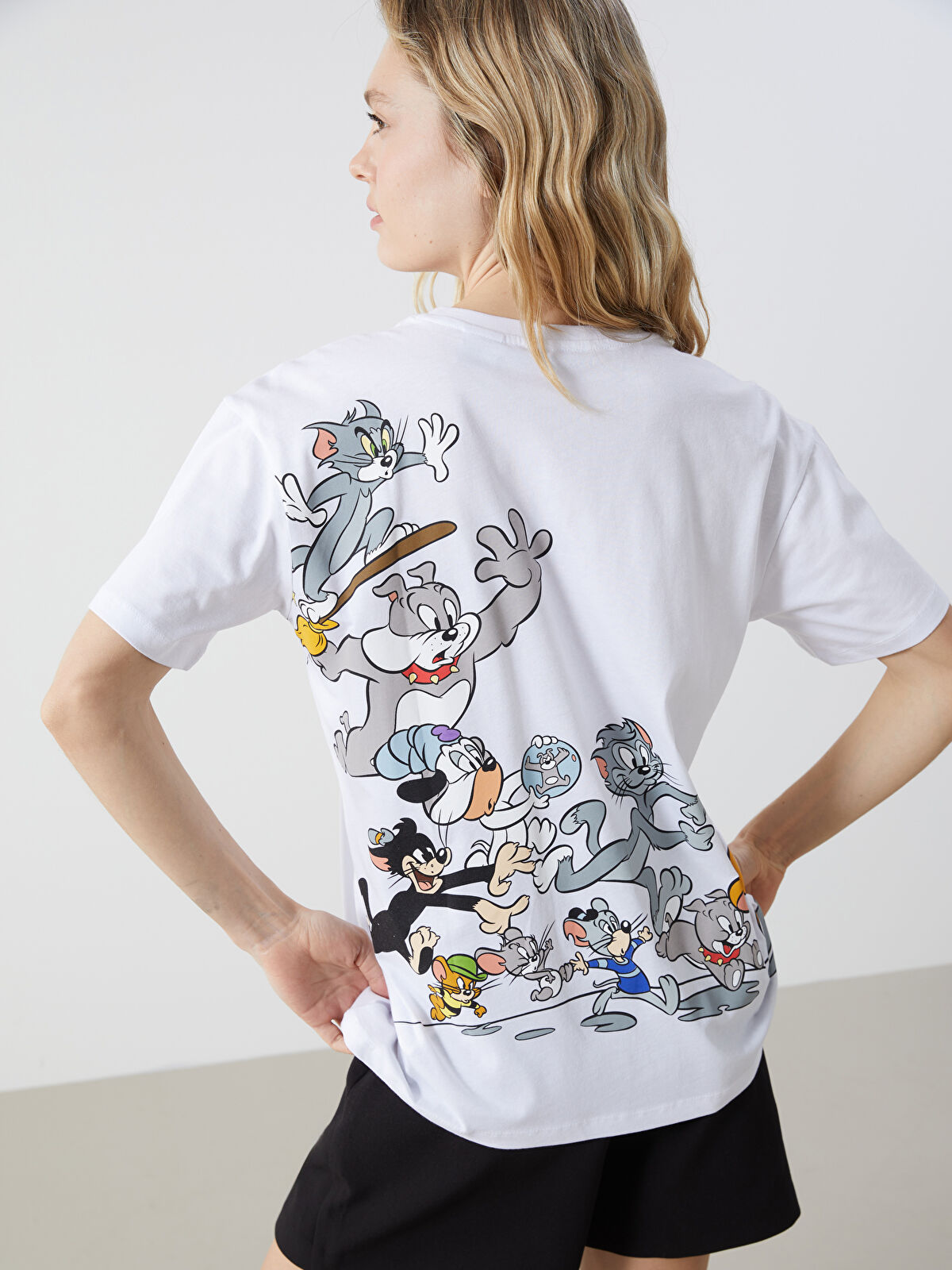 XSIDE Beyaz Bisiklet Yaka Tom & Jerry Baskılı Kadın Tişört