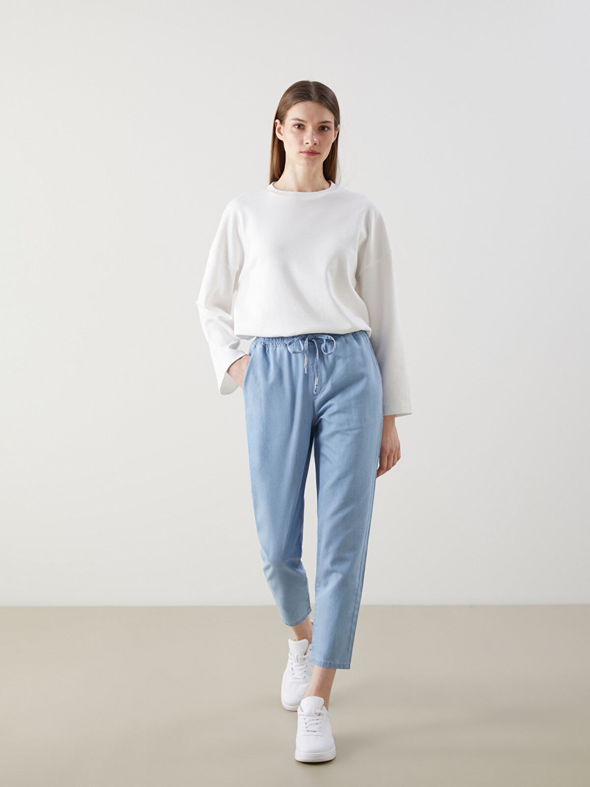 LCW Modest İndigo Beli Lastikli Carrot Fit Kadın Jean Pantolon
