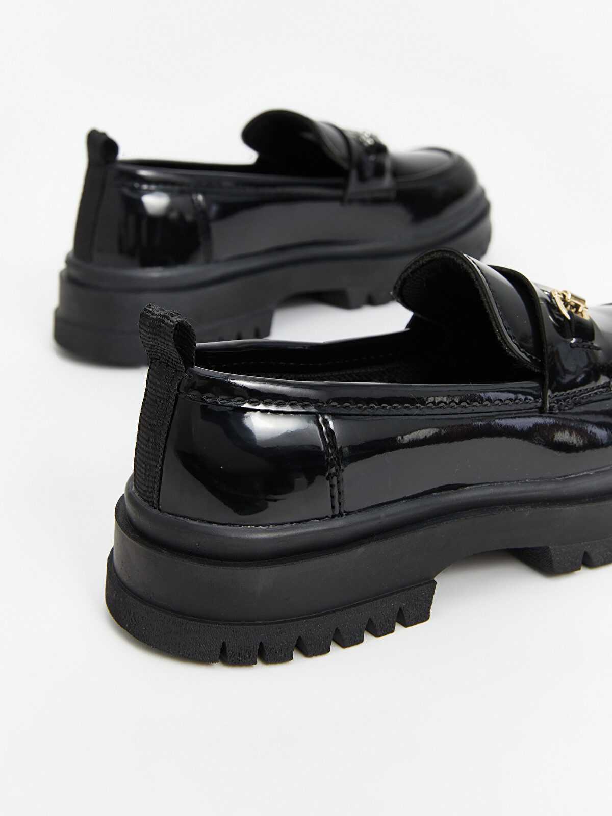 LCW STEPS Siyah Metal Toka Detaylı Kız Çocuk Loafer - S5HA79Z4-RQL