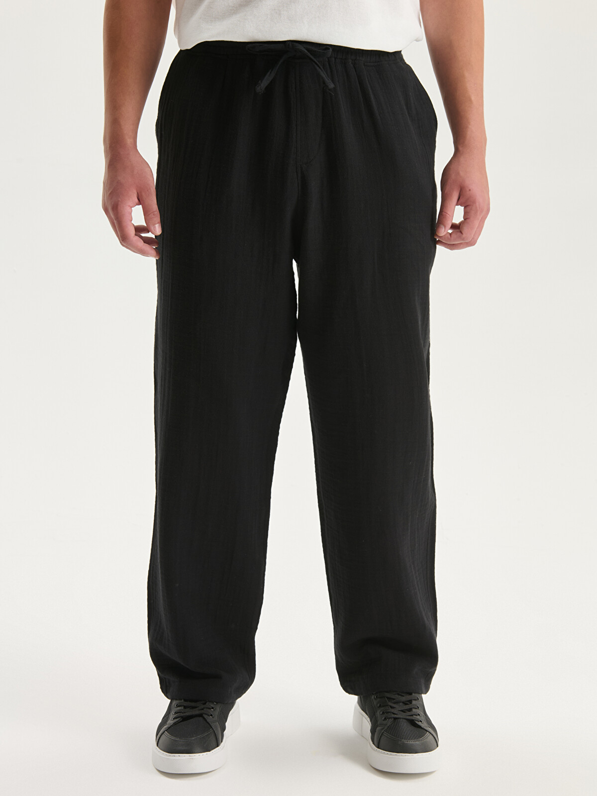 XSIDE Relaxed Fit Men's Trousers - S5HF80Z8-RQL - LC Waikiki