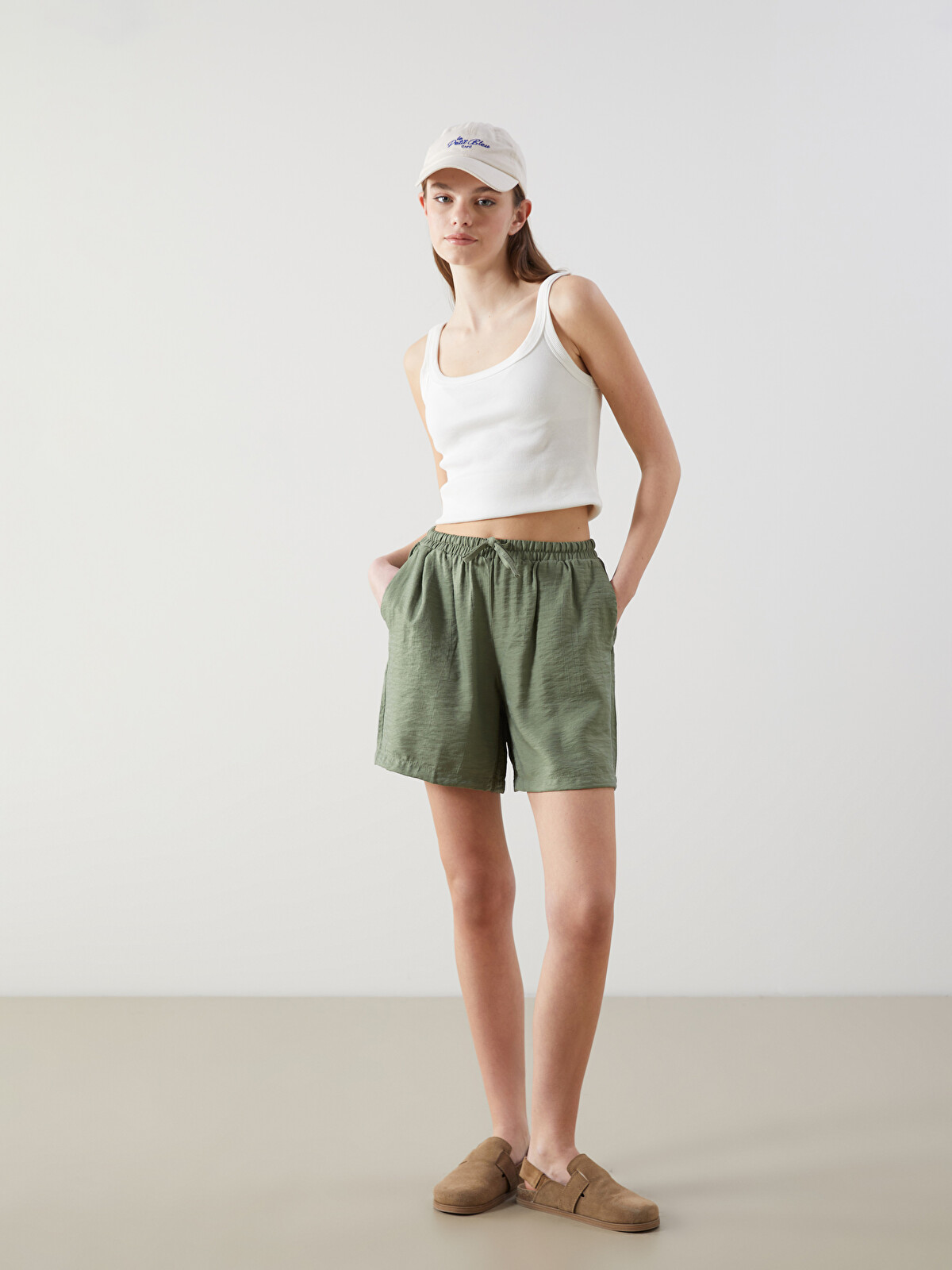 XSIDE Elastic Waist Women's Shorts - S5HK98Z8-M7K | LC Waikiki