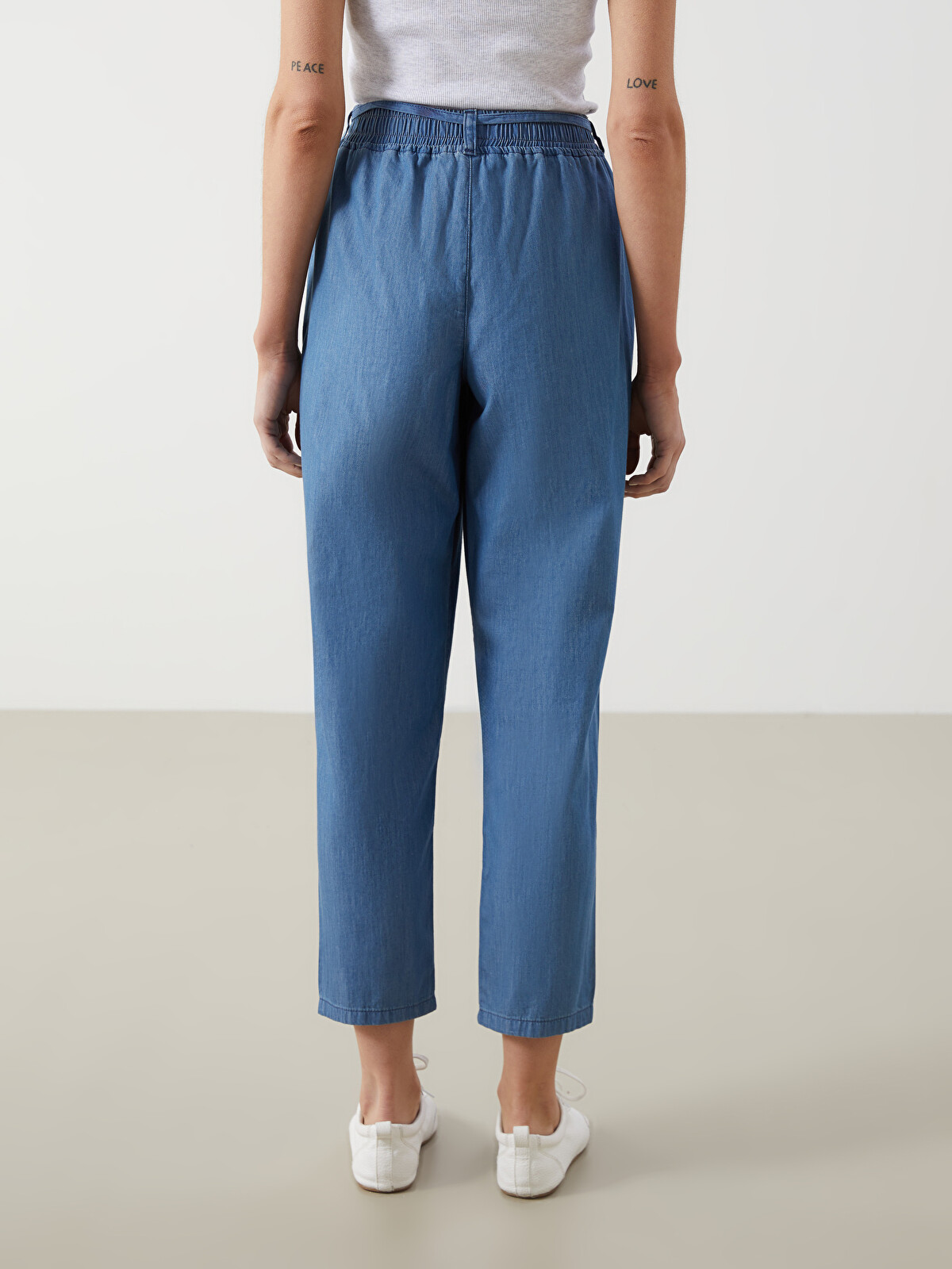 LCW Grace Mavi Beli Lastikli Straight Fit Kadın Jean Pantolon