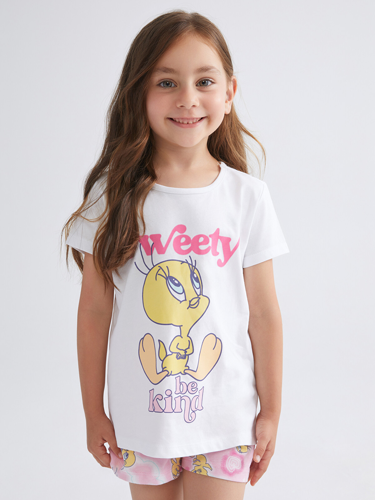 msy♡ LCW Kids Beyaz Bisiklet Yaka Tweety Baskılı Kız Çocuk Şortlu