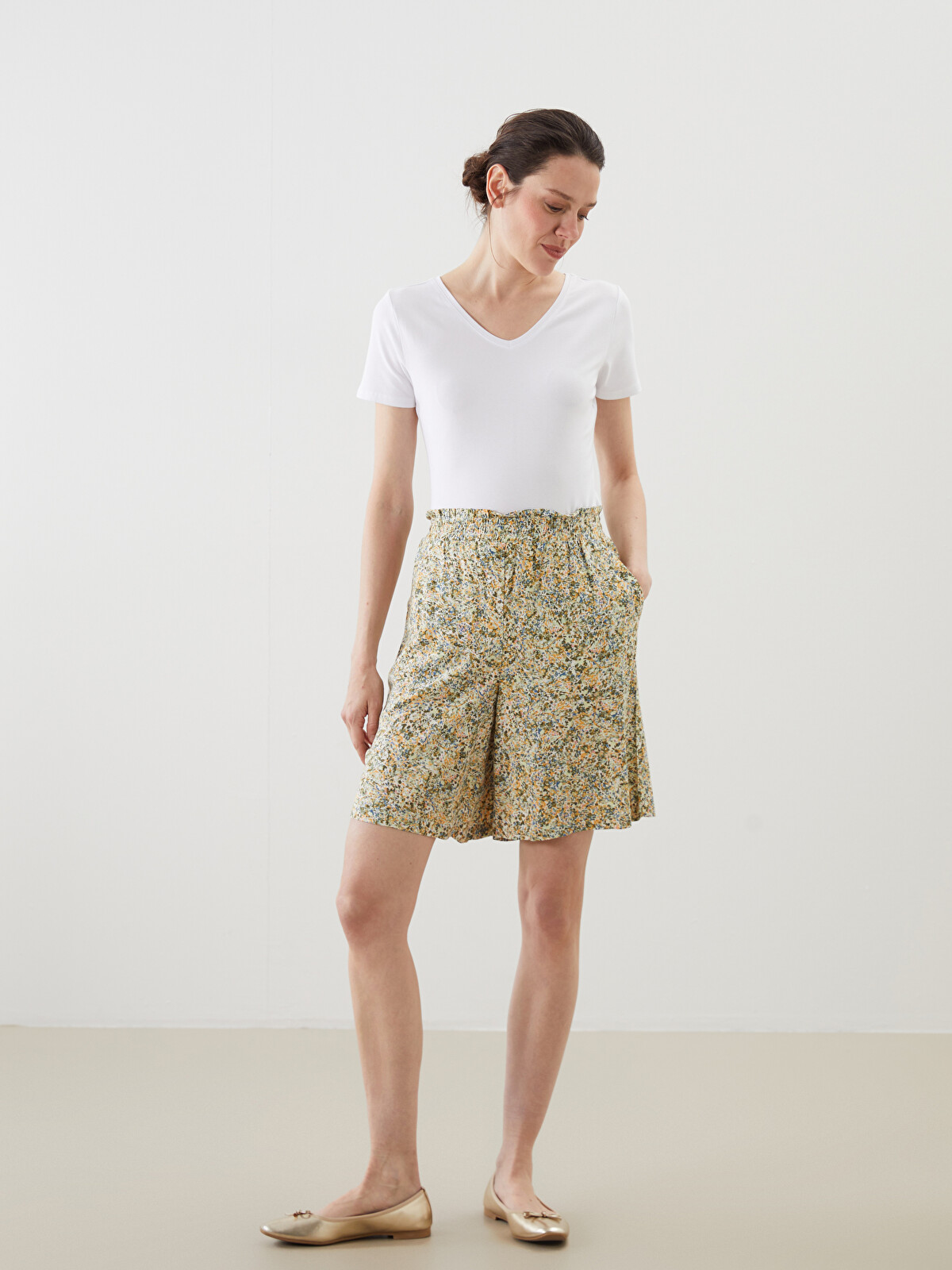 LCWAIKIKI Classic Elasticated Waist Floral Women's Shorts