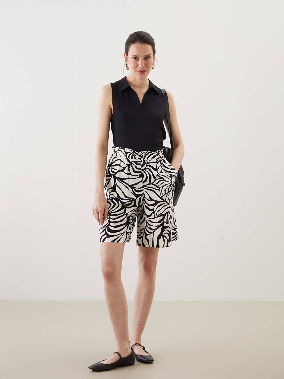 LCWAIKIKI Classic Elastic Waist Zebra Patterned Women's Shorts
