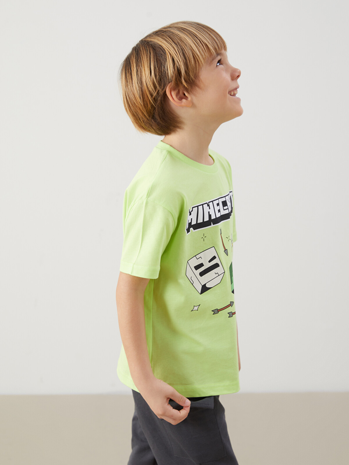 LCW Kids Yeşil Bisiklet Yaka Minecraft Baskılı Erkek Çocuk Tişört