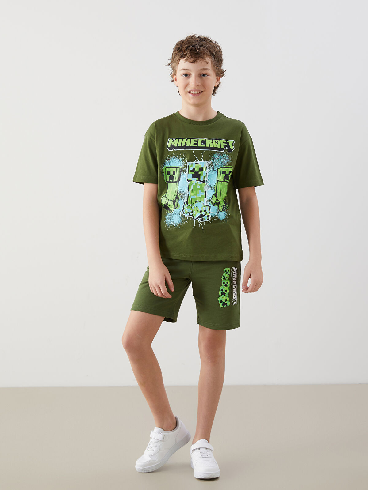 LCW Kids Yeşil Bisiklet Yaka Minecraft Baskılı Erkek Çocuk Tişört