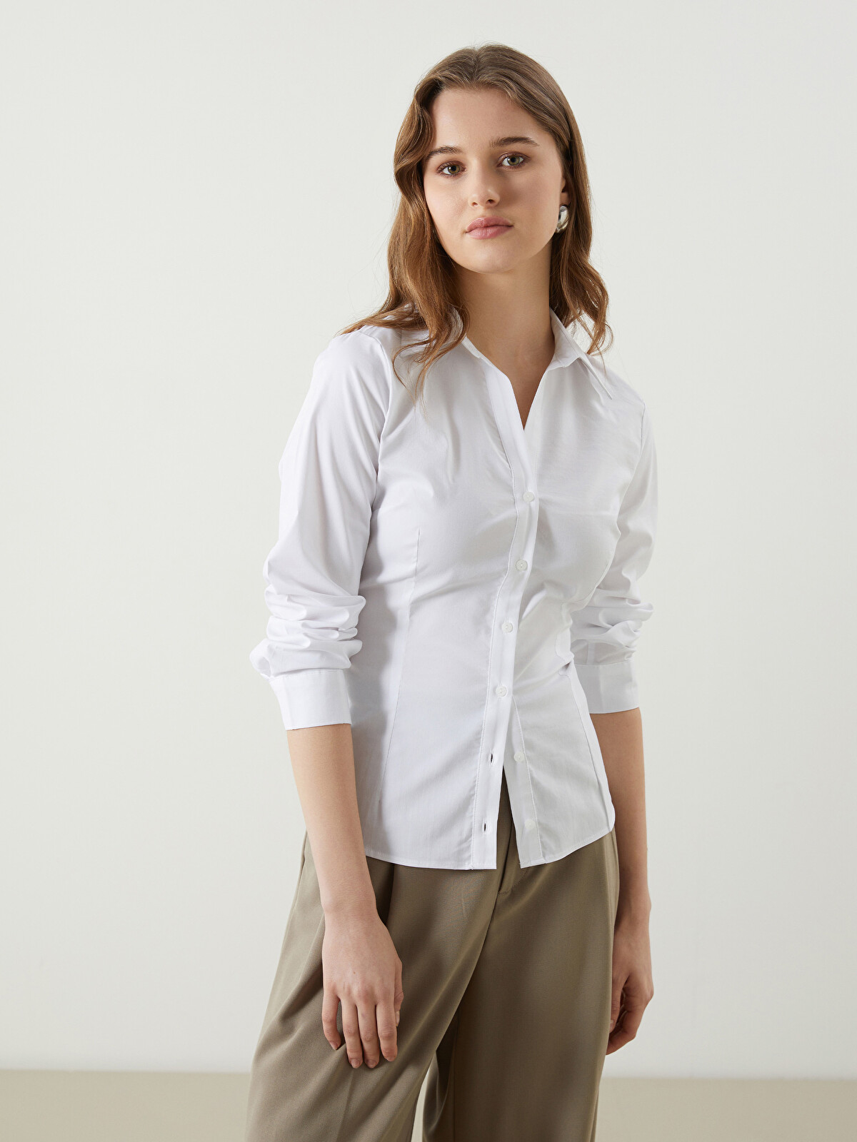 LCWAIKIKI Classic Poplin Women's Shirt - S5LG58Z8-Q6K | LC Waikiki