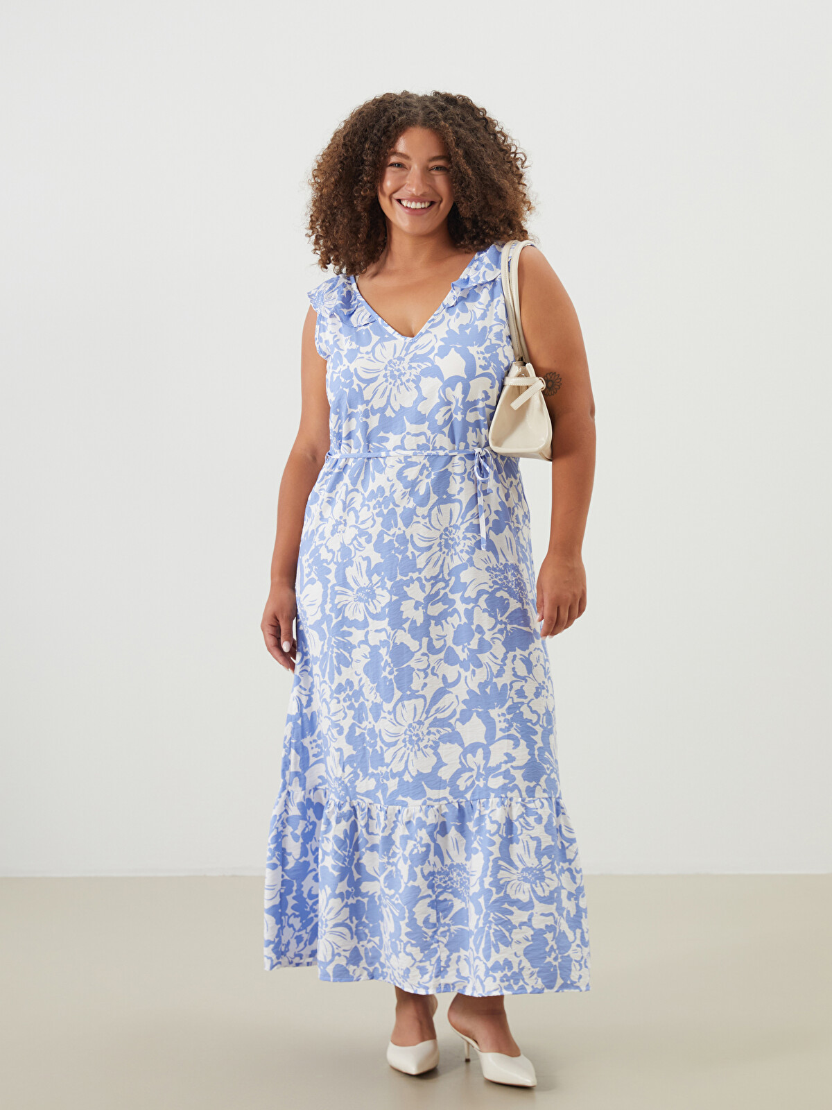 LCWAIKIKI Classic V-Neck Floral Dress - S5M310Z8-LQK | LC Waikiki