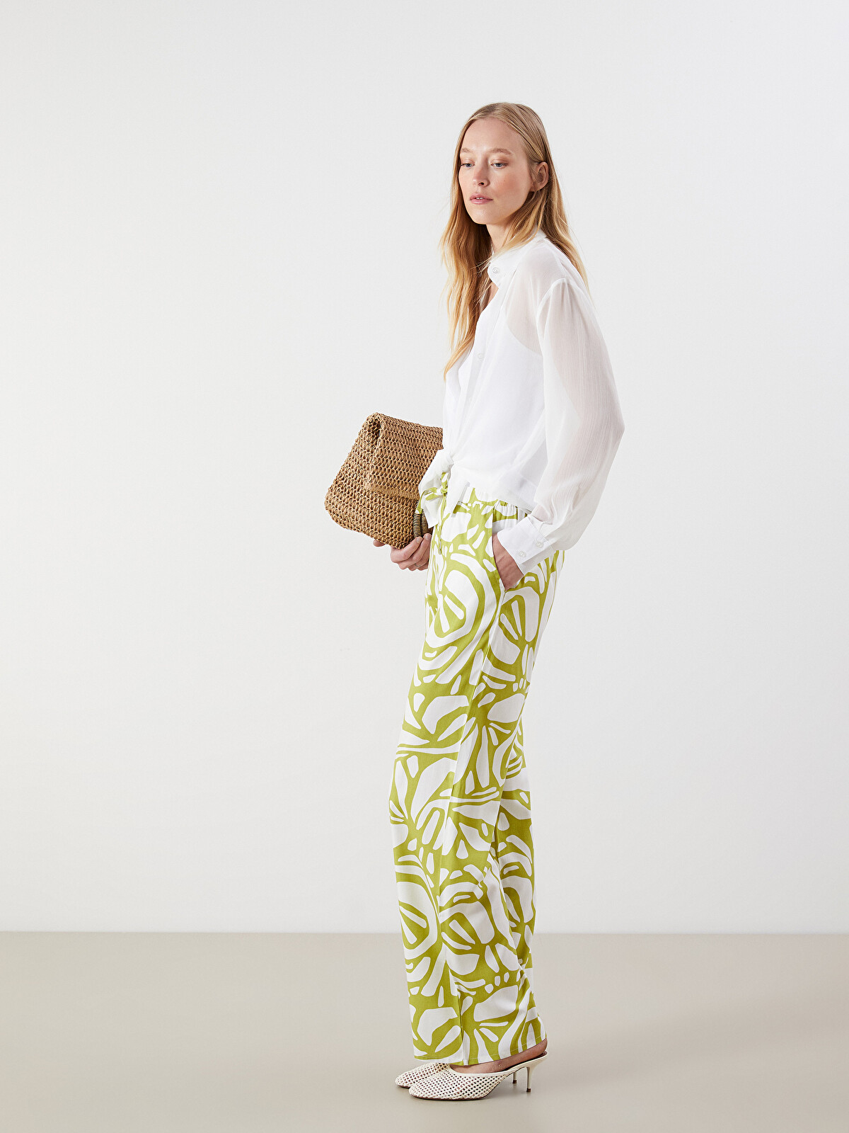 LCWAIKIKI Classic Elasticated Waist Floral Women's Trousers