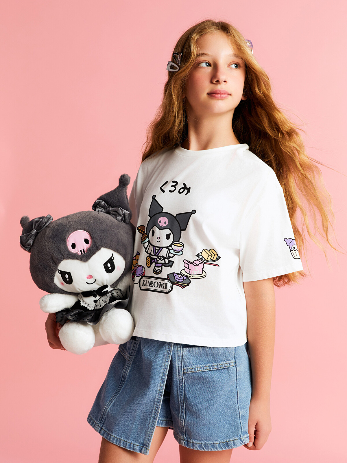 LCW Kids Beyaz Bisiklet Yaka Kuromi Baskılı Kız Çocuk Tişört