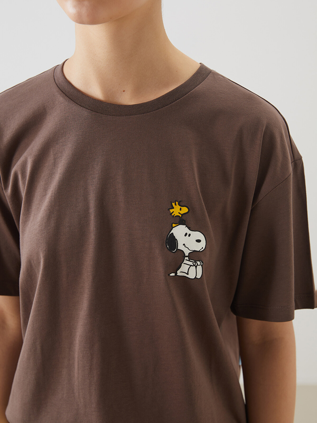 XSIDE Kahverengi Snoopy Baskılı %100 Pamuklu Kadın Tişört
