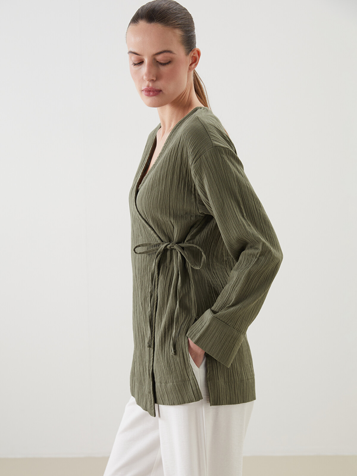 LCWAIKIKI Classic Haki Kruvaze Yaka Dokulu Kadın Kimono - S5PO86Z8