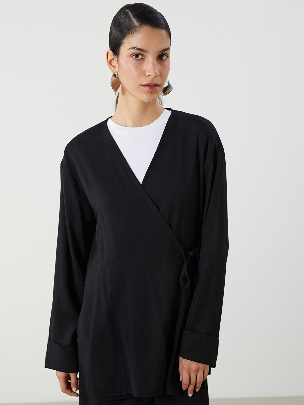 ♦︎konaya♦︎ LCW Modest Siyah Kruvaze Yaka Keten Karışımlı Kadın Kimono