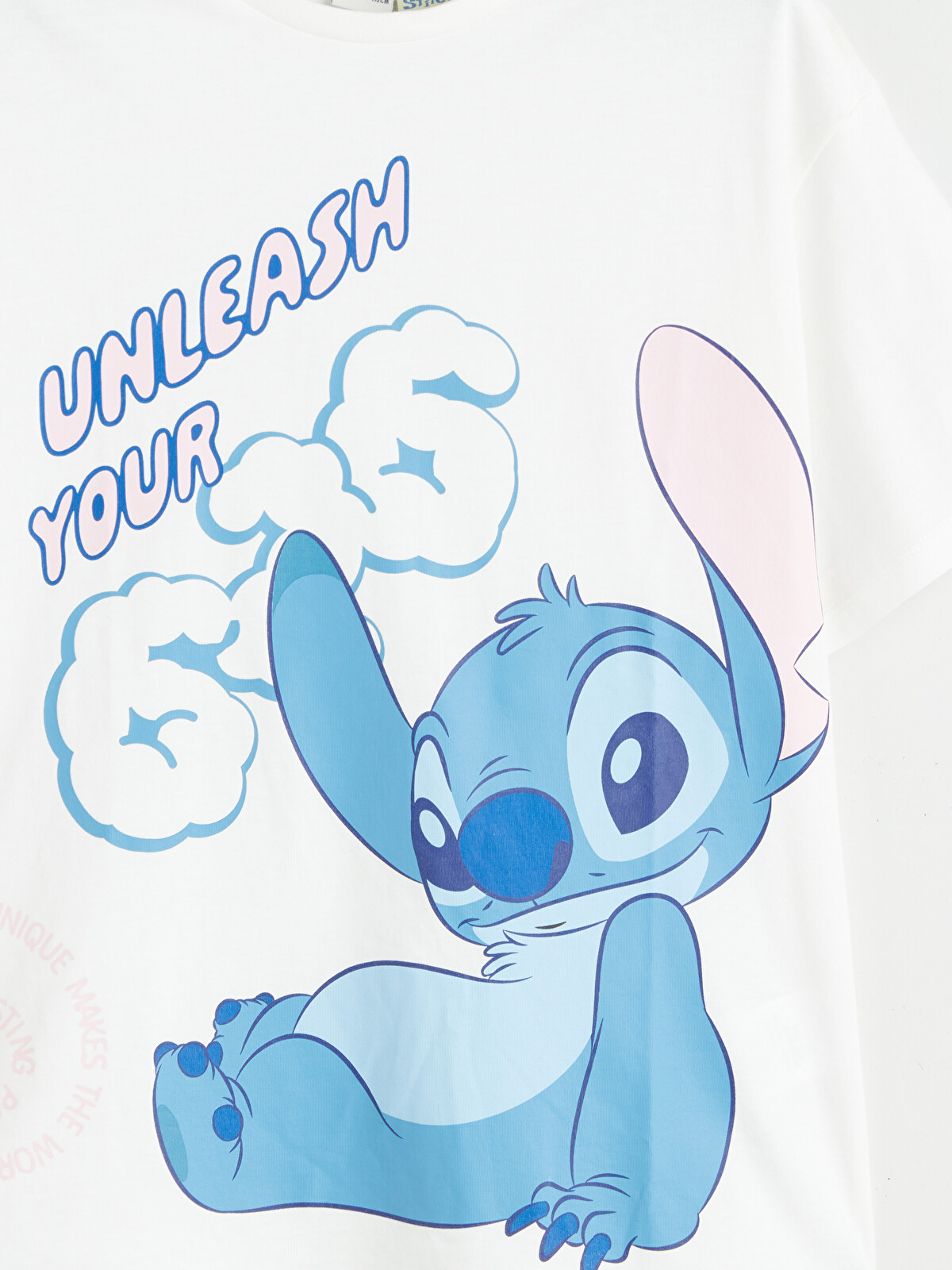 LCW Kids Beyaz Bisiklet Yaka Stitch Baskılı Kız Çocuk Tişört