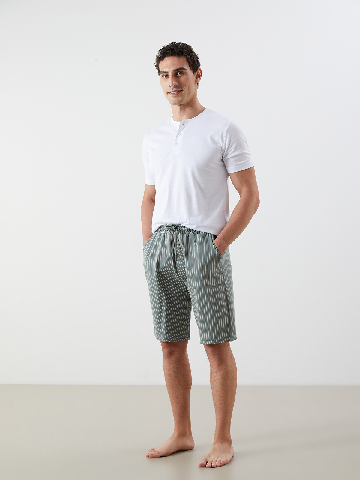 LC WAIKIKI Yeşil Standart Kalıp Erkek Pijama Alt Şort - S5QI82Z8
