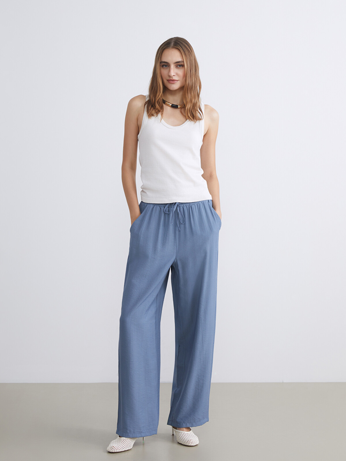 LCWAIKIKI Classic Beli Lastikli Geniş Paça Kadın Pantolon