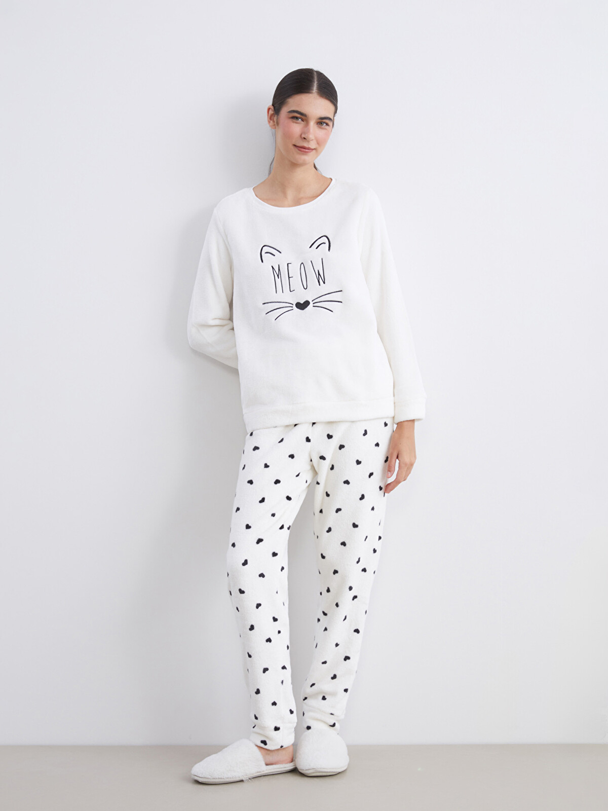 LCW DREAM Bisiklet Yaka Nakışlı Kadın Pijama Takımı - W50768Z8-LRA