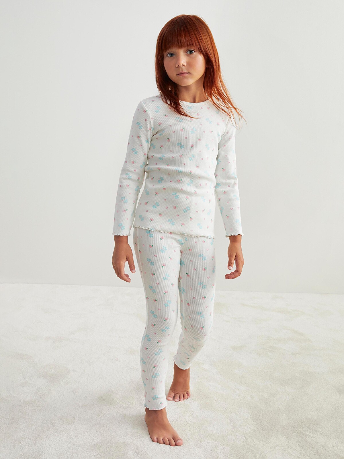 タイム♡ LCW Kids Ekru Kaşkorse Çiçekli Uzun Kollu Kız Çocuk Pijama Takım