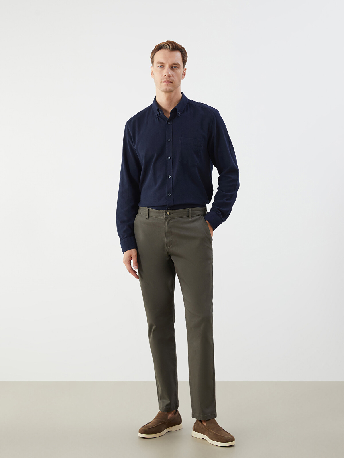 LCWAIKIKI Classic Haki Standart Kalıp Gabardin Erkek Chino